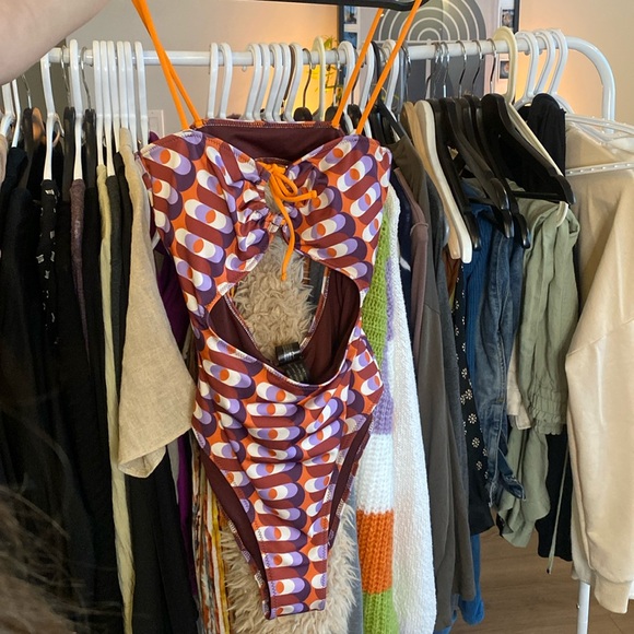 Zara Swimsuit - Picture 1 of 3